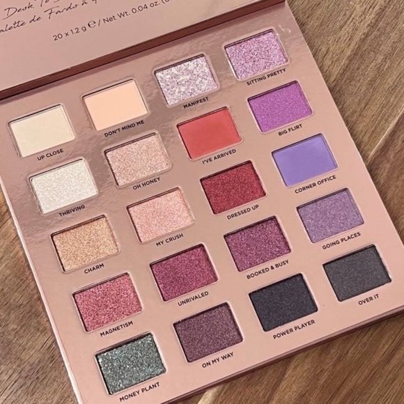 ICONIC London Other - Iconic London desk to dance eyeshadow palette